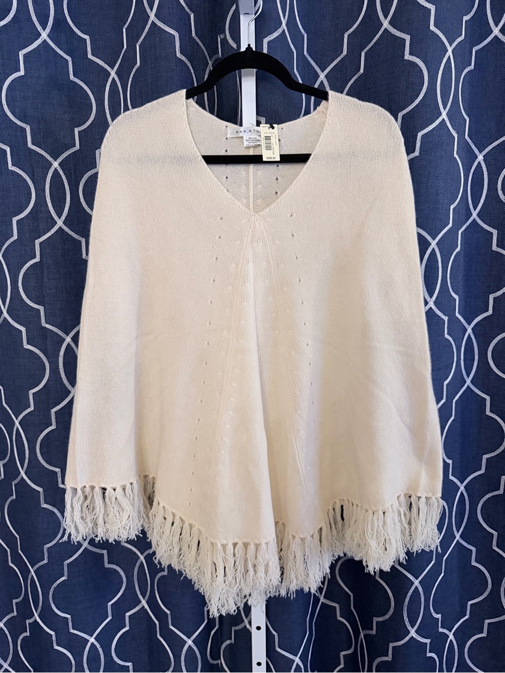 Max Studio 100% Cashmere Cream Fringe V-Neck Knit Poncho Sweater H4